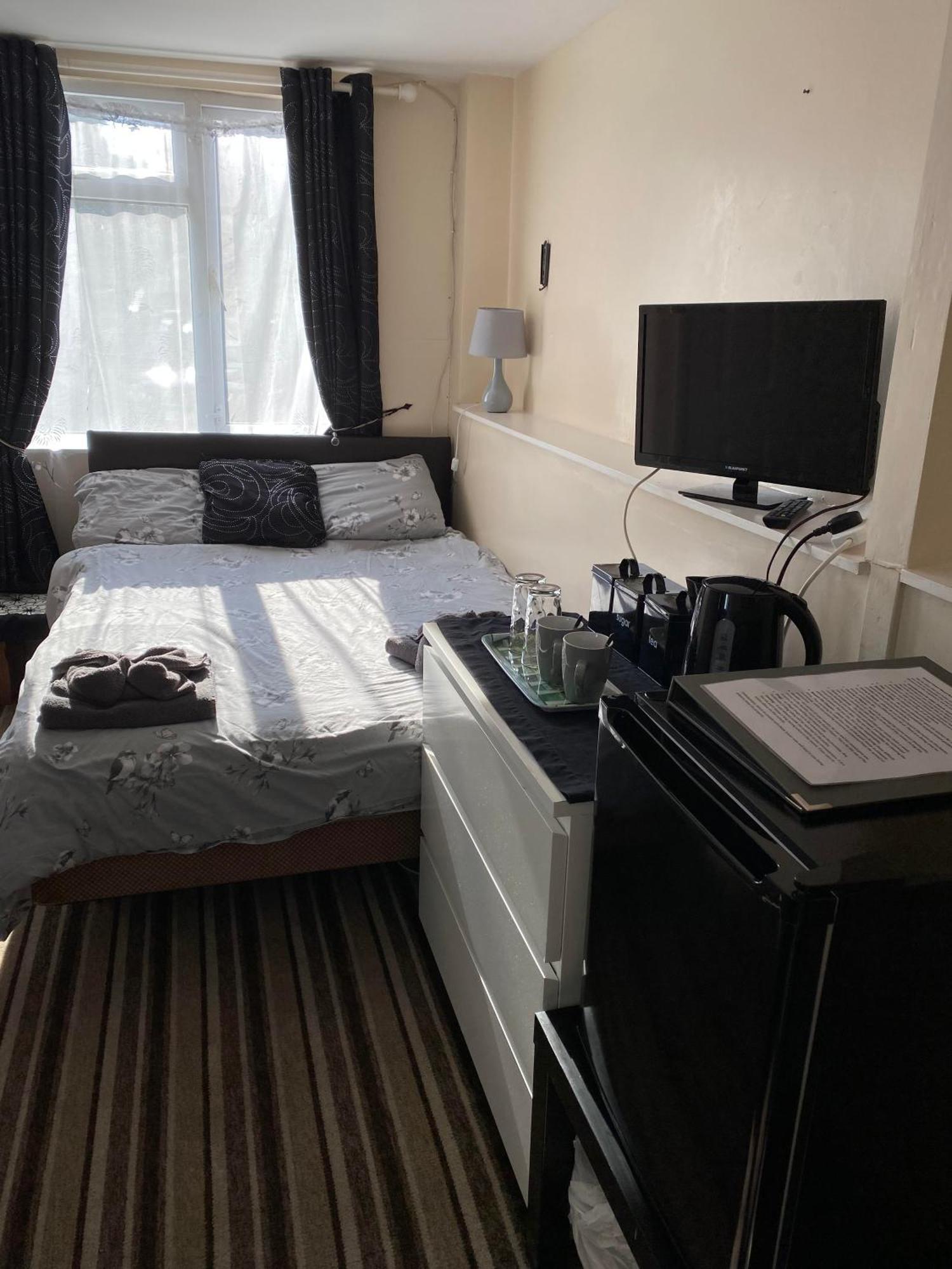 Parasol Weston Guest House Экстерьер фото
