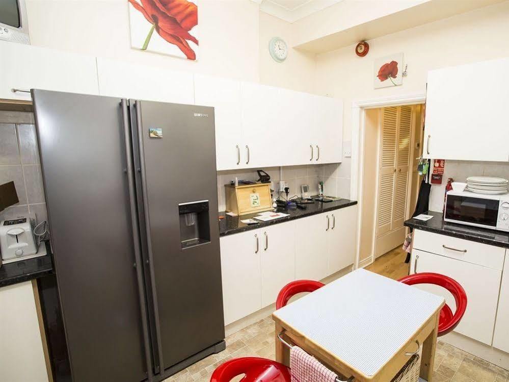 Parasol Weston Guest House Экстерьер фото