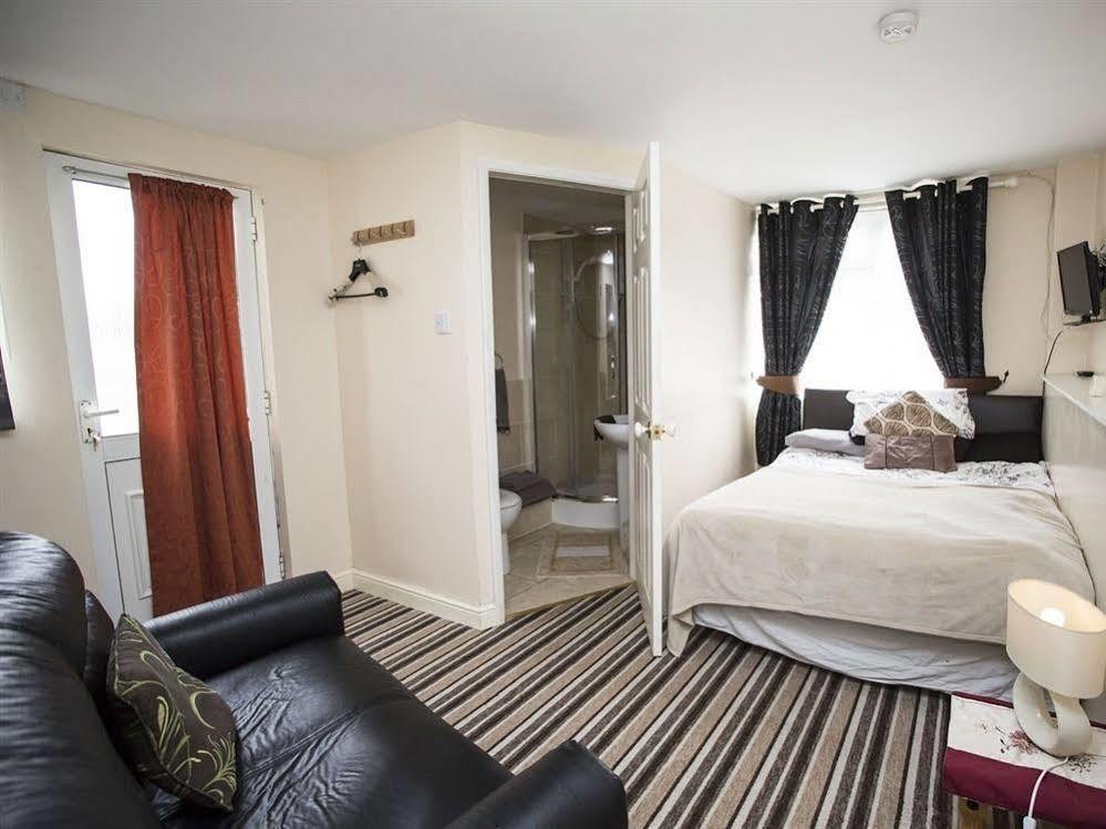 Parasol Weston Guest House Экстерьер фото
