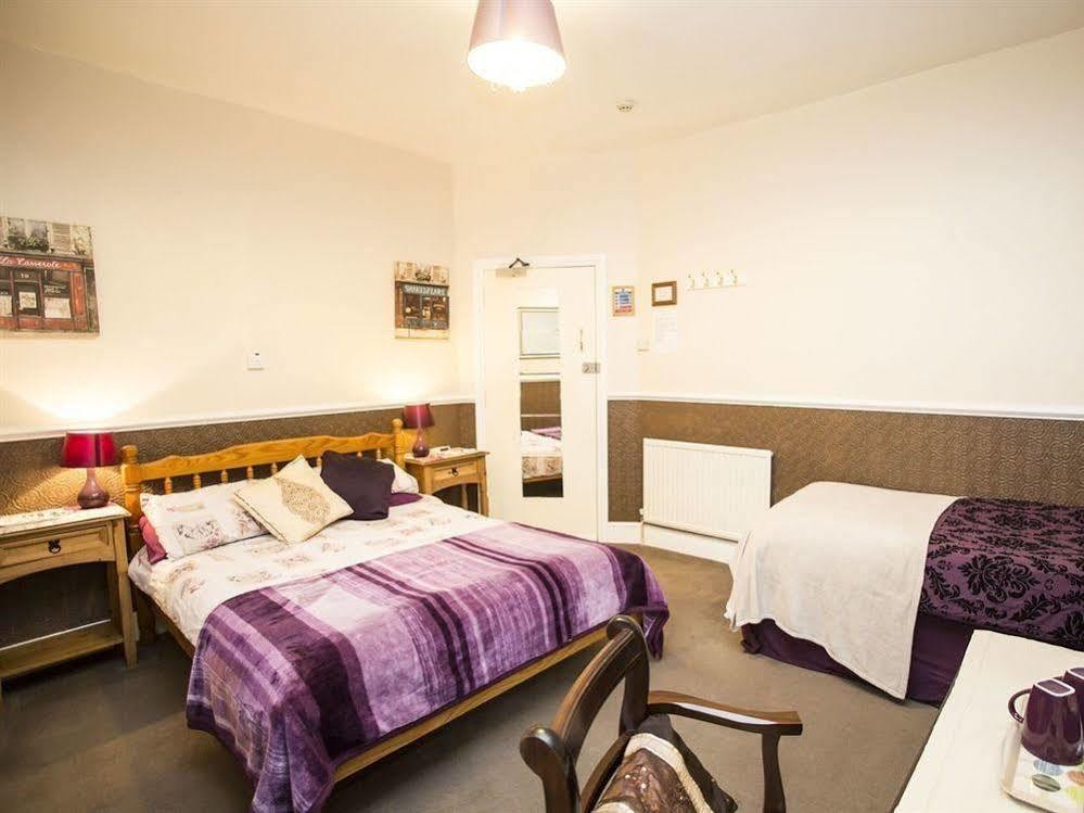 Parasol Weston Guest House Экстерьер фото